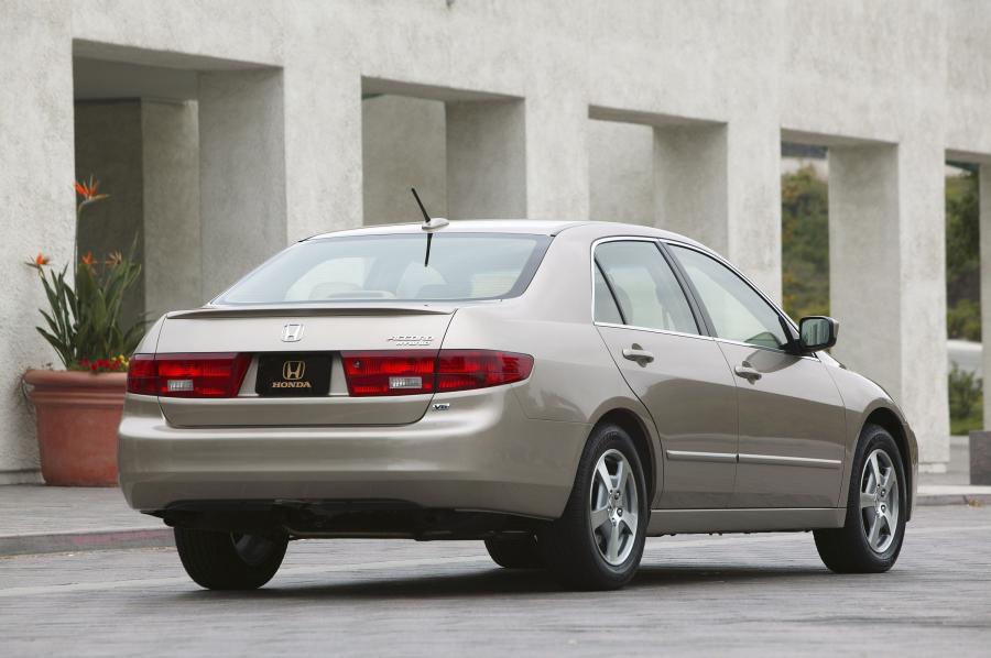  Honda Accord Hybrid America 2005 года  (фото 15 из 69)